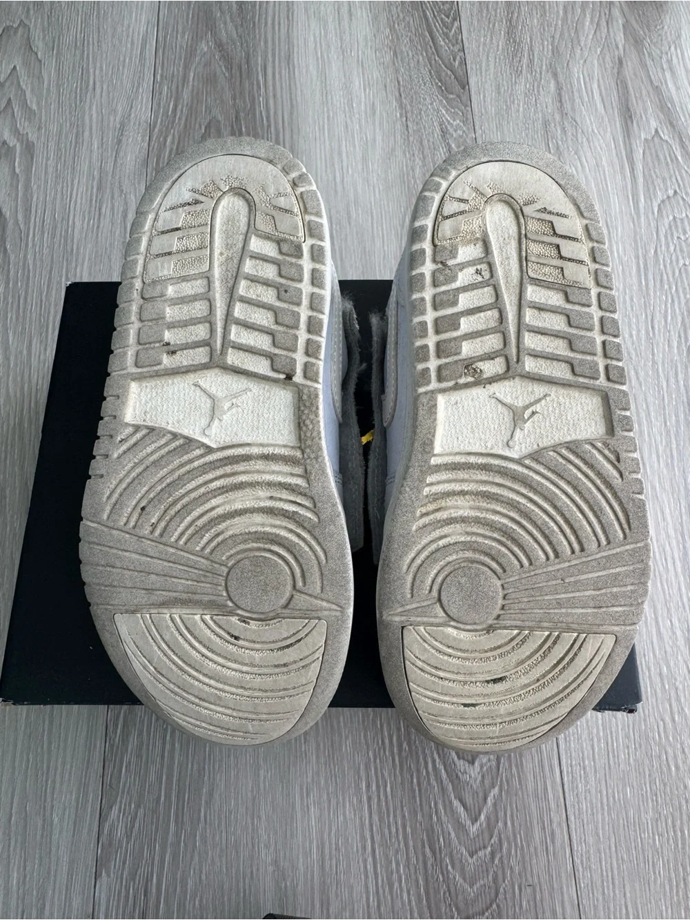 Nike JORDAN 1 LOW ALT (PS)- size: 12.5 (Used)